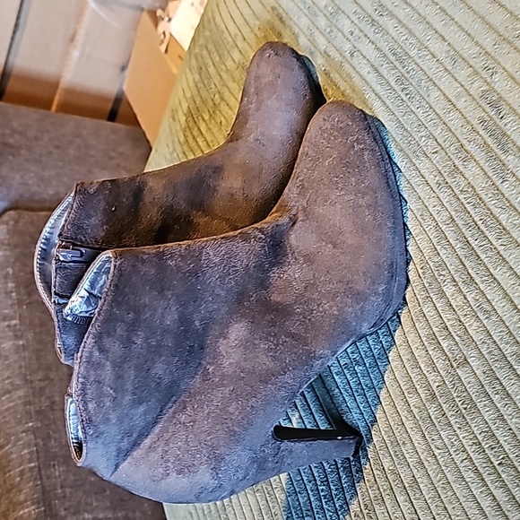 Brown suede Zip Booties hi heel. Size 41/10 - Picture 7 of 10